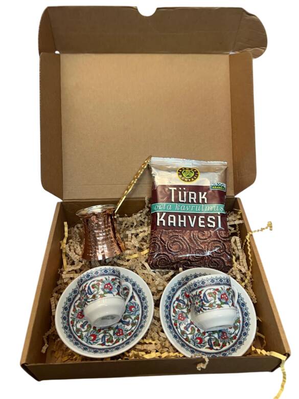 BAKIR CEZVE VE KAHVE FİNCANLI HEDİYE SETİ